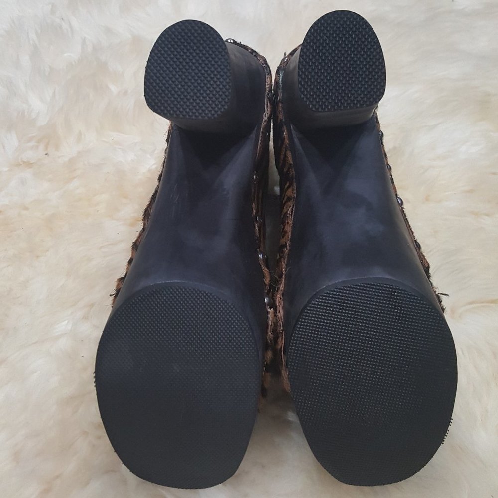 💥SHOWSTOPPERS!💥 Lula F Cheetah Last Havana Genuine Leather Booties - Picture 5 of 15